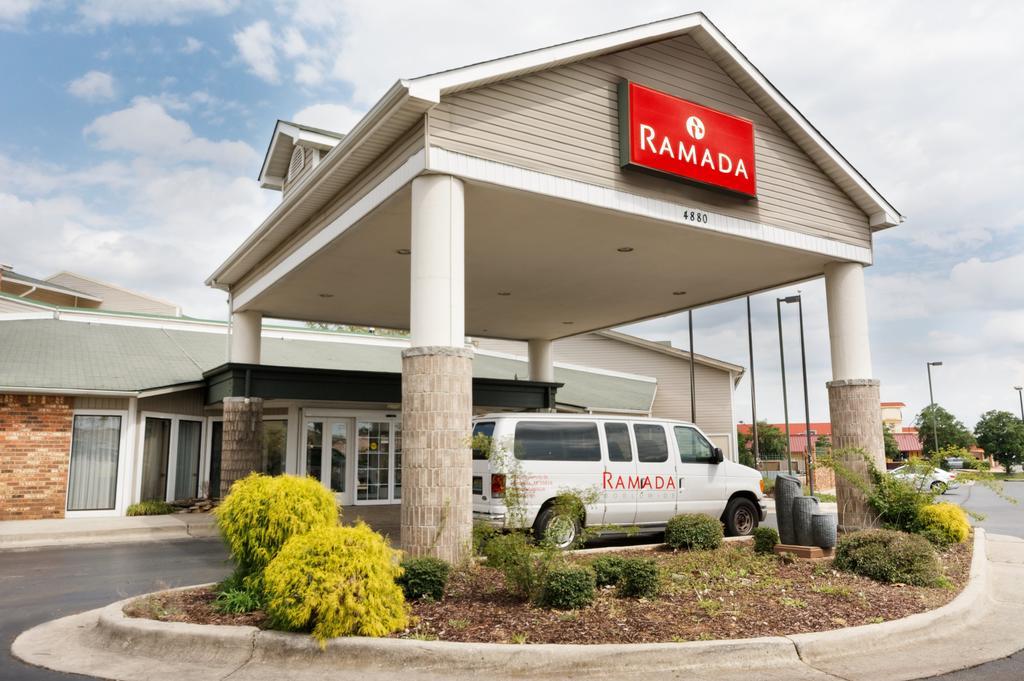 Ramada Хантсвилл Экстерьер фото